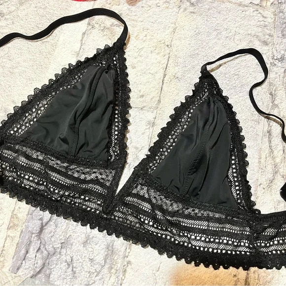 LIKE NEW Garage Black Lace Trim Bra/ Bralette P/S - Picture 9 of 13